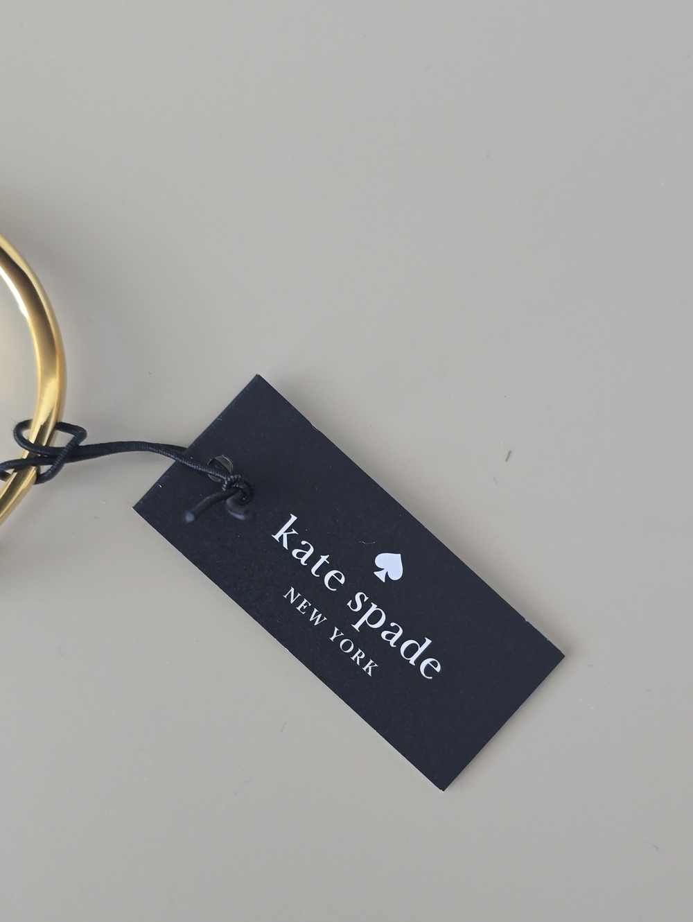 (1770) NWT KATE SPADE Spot The Spade Open Hinge Bangle - Picture 8 of 8